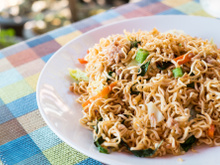 Diferentes maneiras de utilizar macarrão instantâneo