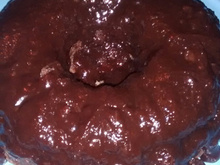 Bolo de chocolate com calda quente