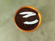 Mousse de banana com chocolate e coco