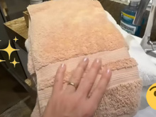 Nem amaciante, nem condicionador: tenho essas toalhas de algodão há mais de 10 anos e elas continuam macias porque eu lavo do jeito certo