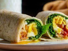 Sem glúten e com proteína: a receita de wrap que mudou o meu café da manhã para sempre (e é muito simples de fazer!)