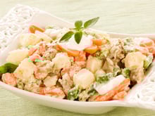 Salada de vegetais com cottage