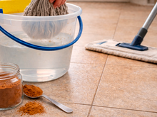 Passar canela no chão não é uma má ideia - e agora você vai entender o porquê!