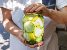 Chega de sofrer para abrir potes de vidro: truque SEM FACA usa só as mãos de um jeito que você nunca pensou