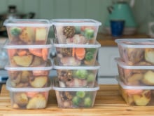 Por que acumula água na marmita? Descubra a resposta e pare já de cometer esse erro!