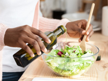 Os chefs espanhóis concordam: "Ao temperar uma salada, é preciso seguir a lógica e adicionar o azeite por último”