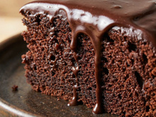Eu não tinha ovo em casa e acabei descobrindo esse bolo de chocolate delicioso (receita fácil!)