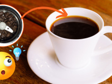 Truque GENIAL para moer café na hora e beber fresquinho em casa: você só precisa de papel filme e de um mixer