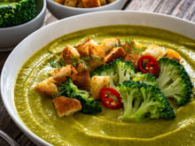 O inverno está chegando e eu já separei os ingredientes para fazer o caldo verde do TudoGostoso: é aconchegante e perfeito em uma noite fria
