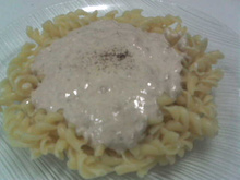 Molho rápido e fácil de atum com creme de leite