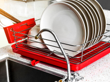 Eu era contra o escorredor de louças até aprender isso, agora eu coloquei na pia e não tiro mais!