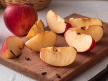 Evite que as fatias de maçã fiquem marrons com esse truque simples de um food stylist