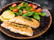 Salmoura líquida: o segredo dos grandes chefs para deixar o peixe grelhado mais saboroso