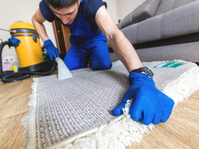 Sou técnico de limpeza de carpetes e garanto: apenas um tipo de tapete pode ser lavado na máquina de lavar roupa