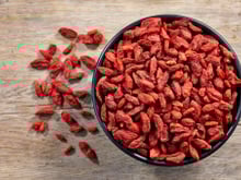 Goji berry: conheça os benefícios dessa simpática frutinha vermelha