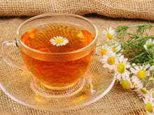 Chá calmante: 3 receitas para diminuir o estresse