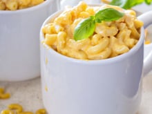 Macarrão de caneca: veja como fazer essa receita prática