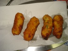 Bolinho de batatas com linguiça