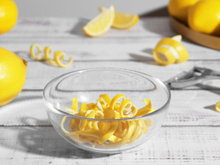 Poucas pessoas sabem, mas colocar casca de limão no pote do açúcar é indispensável