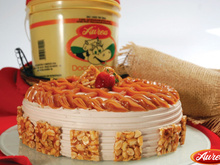 Bolo Doce de Leite e Crocante de Amendoim - Áurea