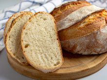 Se o seu sonho é acordar com pão quentinho, essa panificadora faz isso por você — e está pela metade do preço