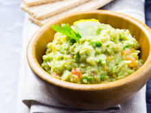 8 receitas doces e salgadas com abacate: confira