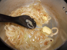 Sopa de cebola com alho poró