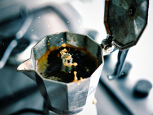 O melhor truque para fazer café na máquina de café italiana é... não fazer café na máquina de café italiana