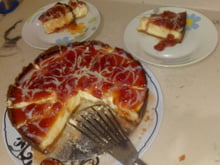 Cheesecake com cobertura de goiaba