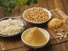 O que é missô? Conheça o ingrediente, veja para que serve e como utilizar em receitas