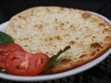 Pizza de pão árabe: receita simples e deliciosa