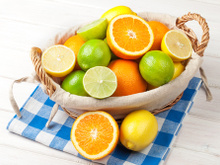 Truques simples para não errar na hora de escolher limão e laranja