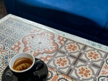 Mesa de centro de azulejos é muito fácil de fazer em casa, e o TudoGostoso te dá as dicas para facilitar ainda mais!