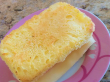 Substitua o pão francês por esse pão de tapioca com 4 ingredientes que fica pronto em 3 minutos!