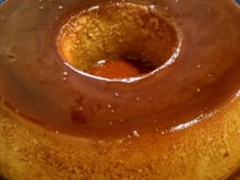 Se um pudim clássico já é bom, imagina essa versão de doce de leite, bem lisinho, cremoso e caramelizado…