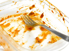 Item simples que todo mundo tem em casa é muito melhor para desengordurar potes do que a esponja tradicional