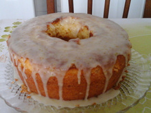Bolo de limão com glacê