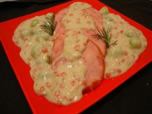 Tender ao molho de romã e uvas verdes