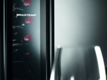 Vinho na temperatura certa! deguste a bebida com os amigos em grande estilo