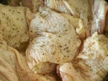 Sobrecoxa desossada com batata ao creme branco com queijo