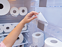 O truque que nunca falha na geladeira: coloque um rolo de papel higiênico e veja a mágica acontecer