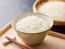 4 truques certeiros ensinados por uma especialista em sushi para fazer arroz japonês na panela comum