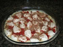 Pavê de morangos com suspiro