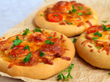 Lanche rápido e simples: basta misturar no liquidificador e colocar no forno para assar