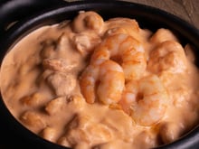 Se eu fosse passar a Páscoa como convidado levaria esse strogonoff de camarão que não fica borrachudo: é só preparar antes de sair