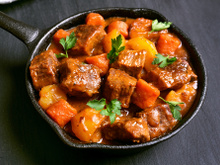 Guisado de carne com batata e cenoura: confira a receita