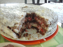 Bolo de chocolate com morango e coco - da Bia