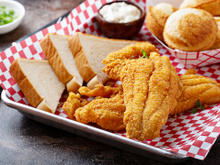 Como os restaurantes fritam peixe sem respingo de óleo e sem cheiro? O segredo está nesse truque simples