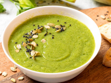 Sopa de ervilha: receita deliciosa e muito fácil de fazer com bacon e linguiça calabresa é o melhor jantar que tem pra hoje!