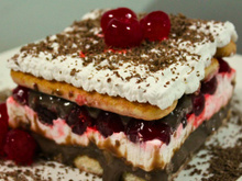 Cereja é o sabor tendência para o Natal e eu te ensino como fazer um pavê Floresta Negra de dar água na boca, vem ver a receita!